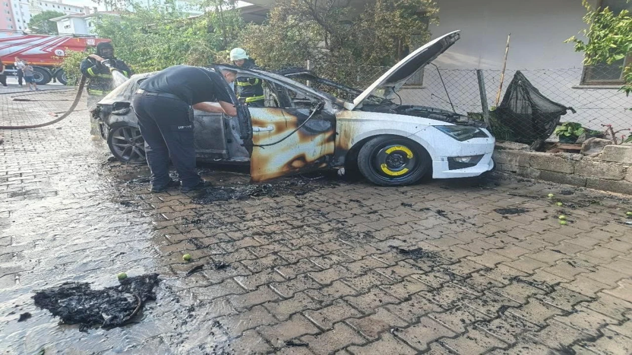 Seyir halindeyken alev topuna döndü, sürücü son anda kendini