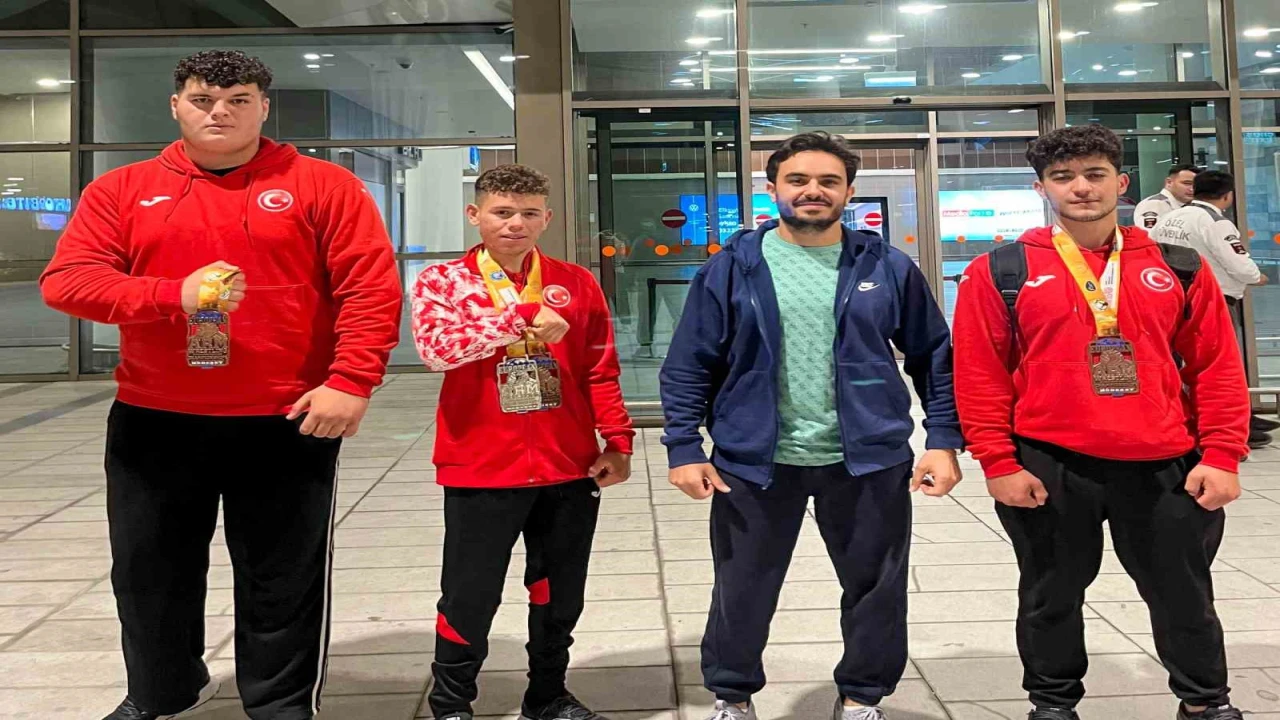 Tarsuslu bilek güreşçileri Avrupadan 4 madalya ile döndü