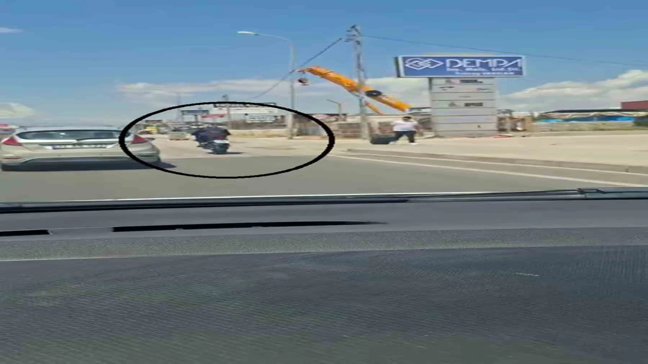 Trafikte tek teker yaparak ilerleyen sürücüye 46 bin TL ceza