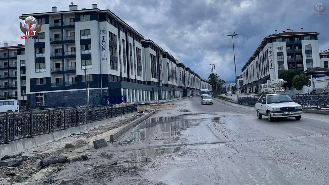 ÜRGENPAŞA'DA TİCARİ BAĞIMSIZ BÖLÜMLERİN ANAHTAR TESLİMİ BAŞLADI