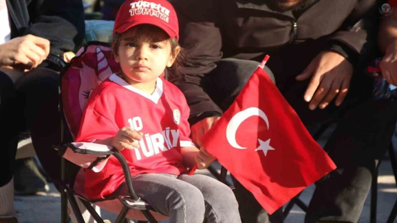 Vatandaşlar Dünya Kupası heyecanını dev ekranlarda yaşadı