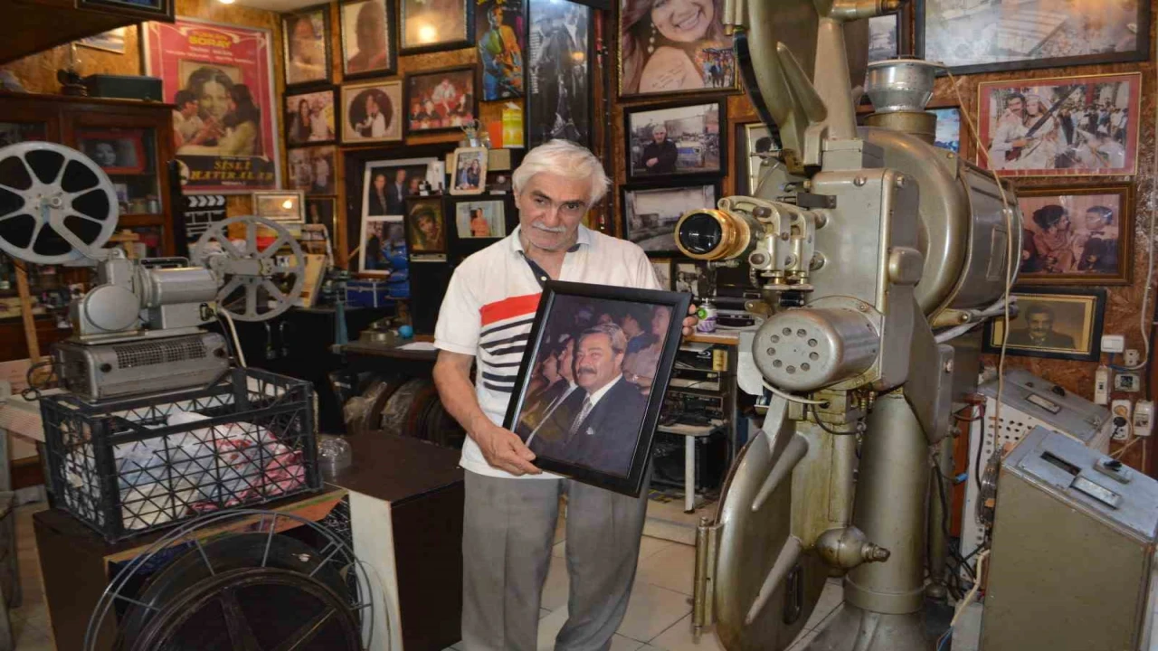 Adanada Kadir İnanır anısına ücretsiz sinema gösterimi yapılıyor