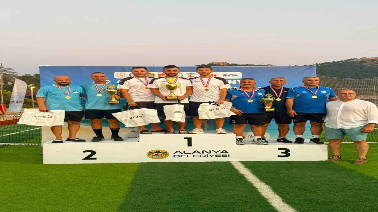 Alanya Futnette zirveyi bırakmadı