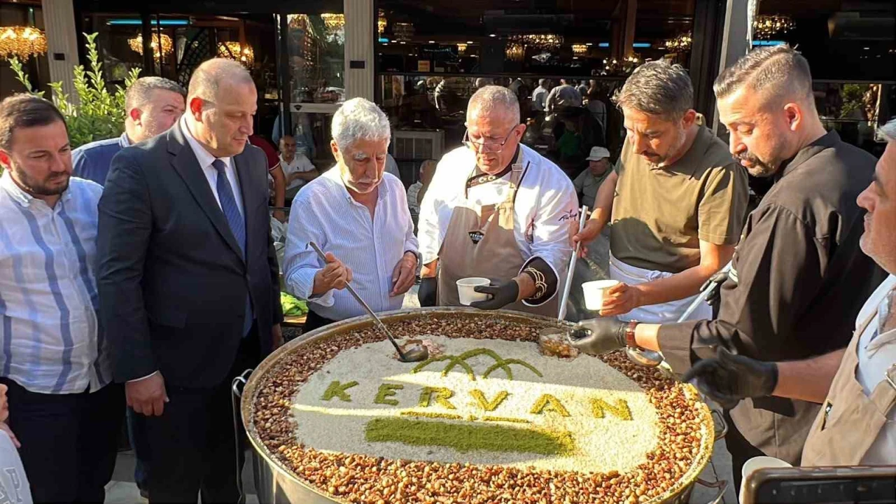 Alpedo Kervandan aşure ikramı