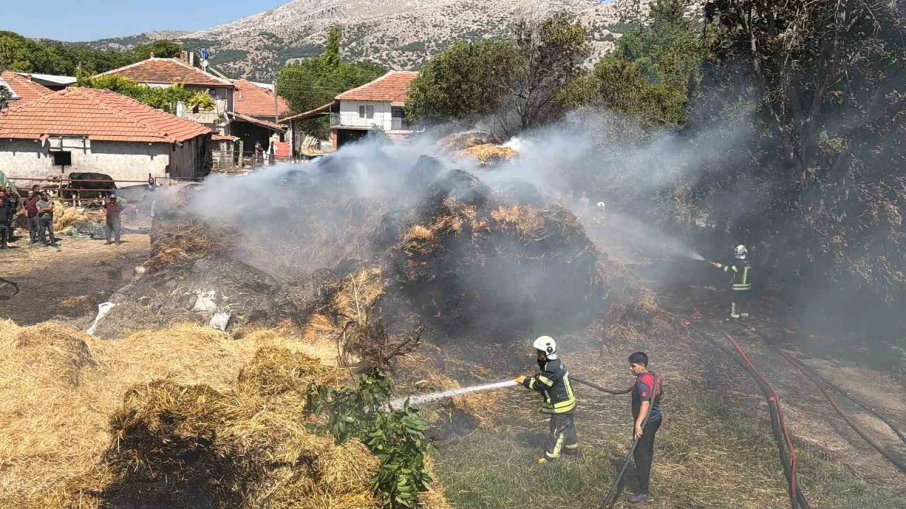 Burdurda 50 ton balya yangında kül oldu