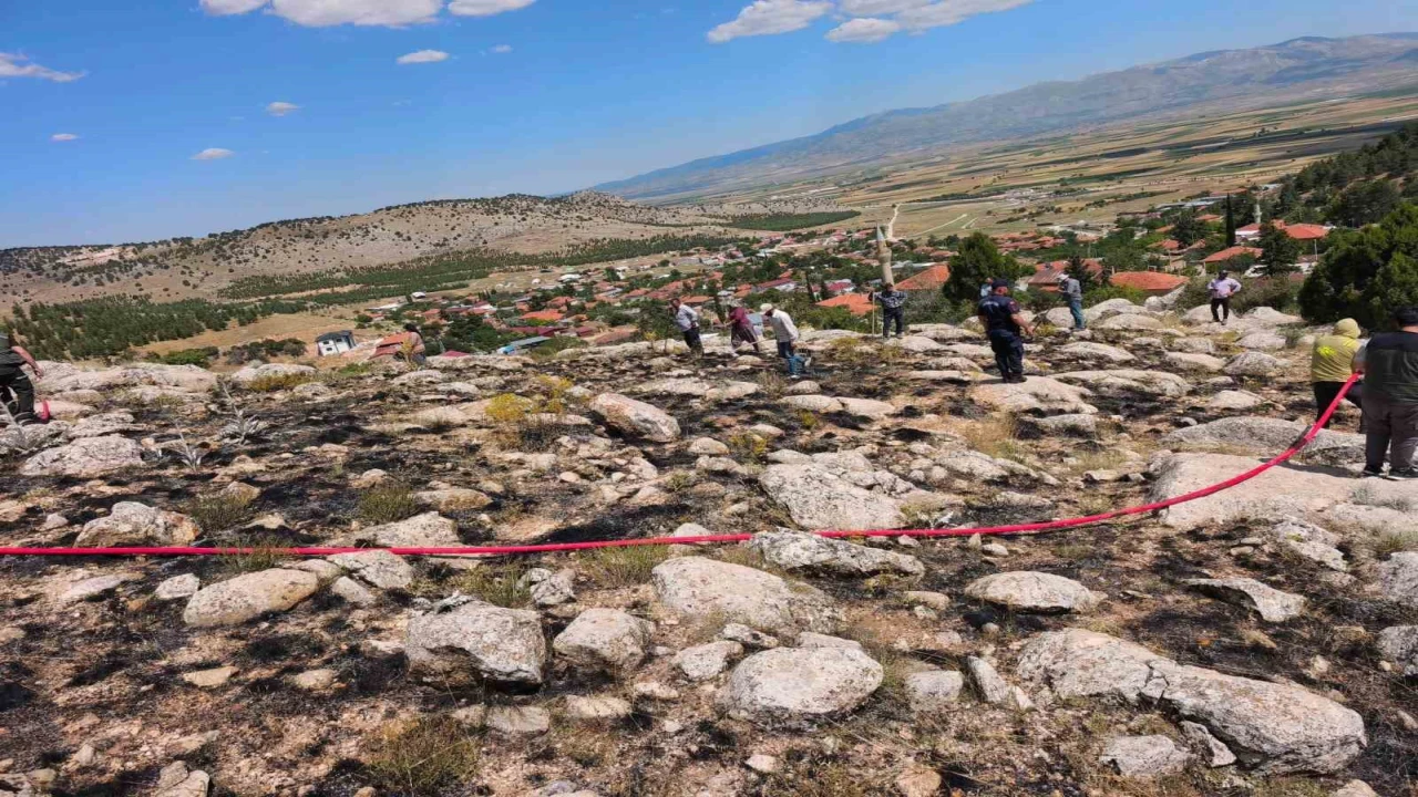 Burdurda orman yangını büyümeden söndürüldü