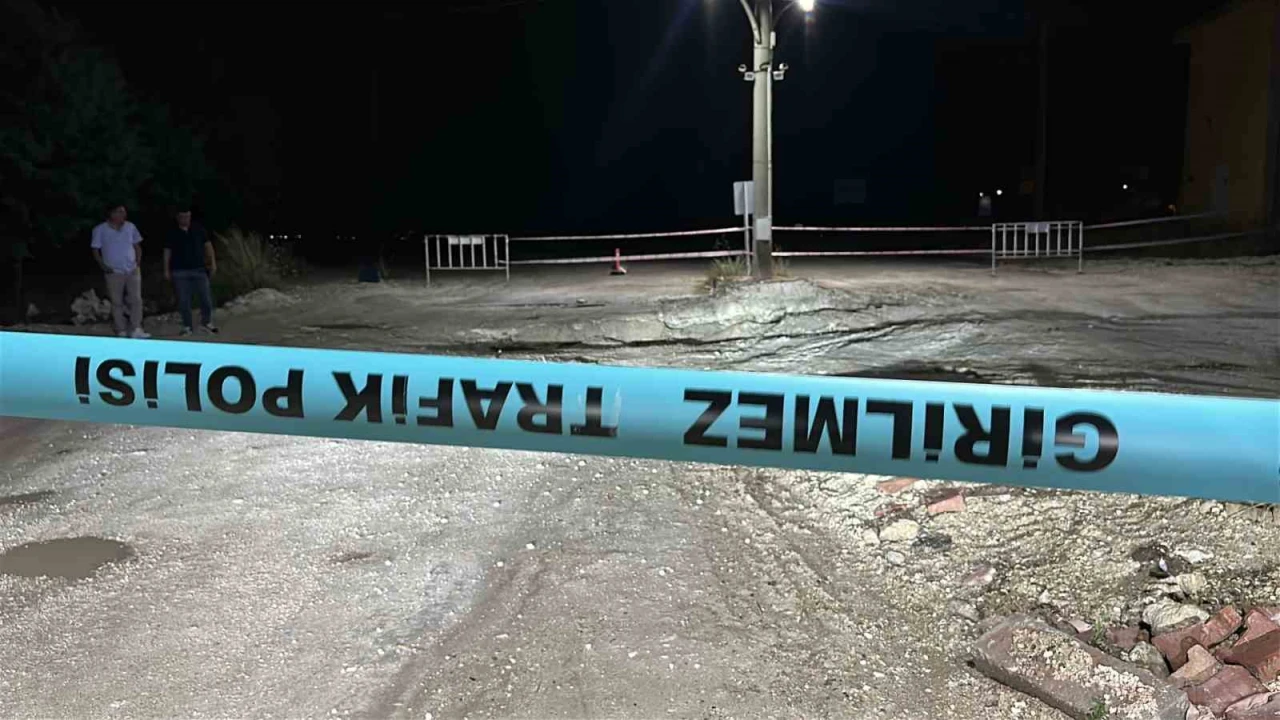 Burdurda şiddetli yağış sonrası köprüde çökme meydana geldi