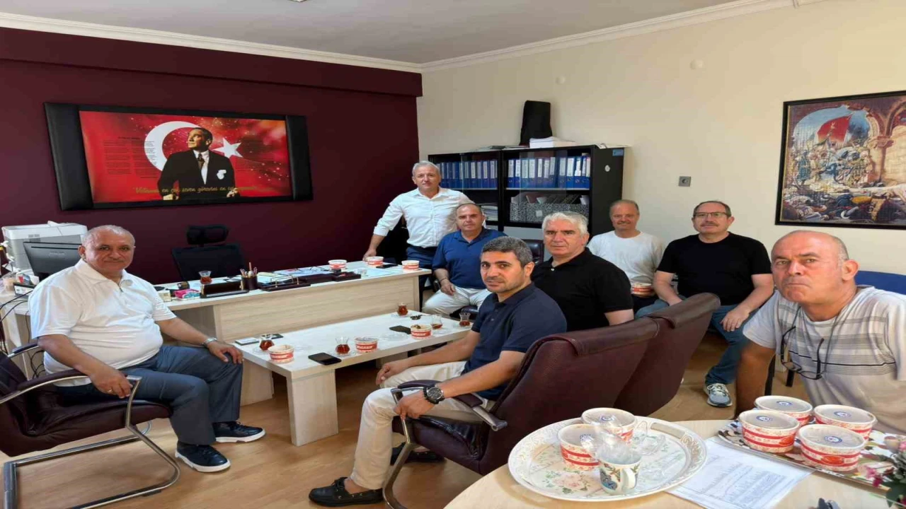 Eğitim Bir-Senden Geleneksel aşure ikramı