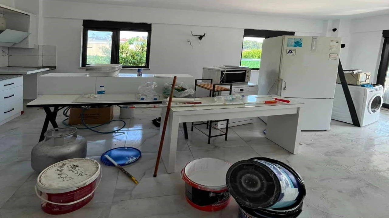 Evi yanan vatandaşa Kemer Belediyesinden destek