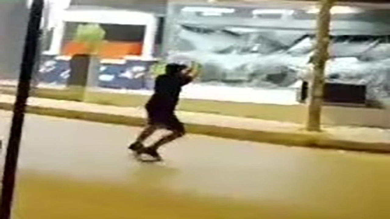 Haraç tehdidiyle gündeme gelen tatlıcıya bir kez daha silahlı saldırı