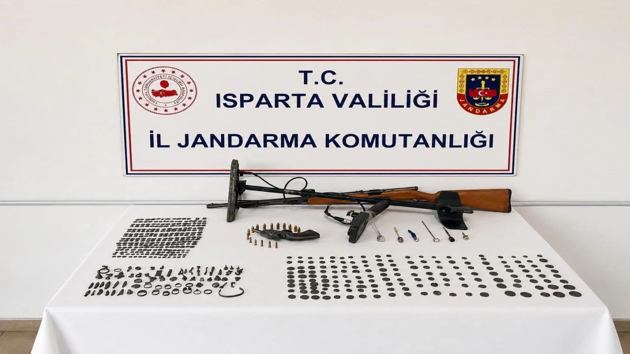 Ispartada tarihi eser kaçakçılığı operasyonu: 421 sikke ele geçirildi