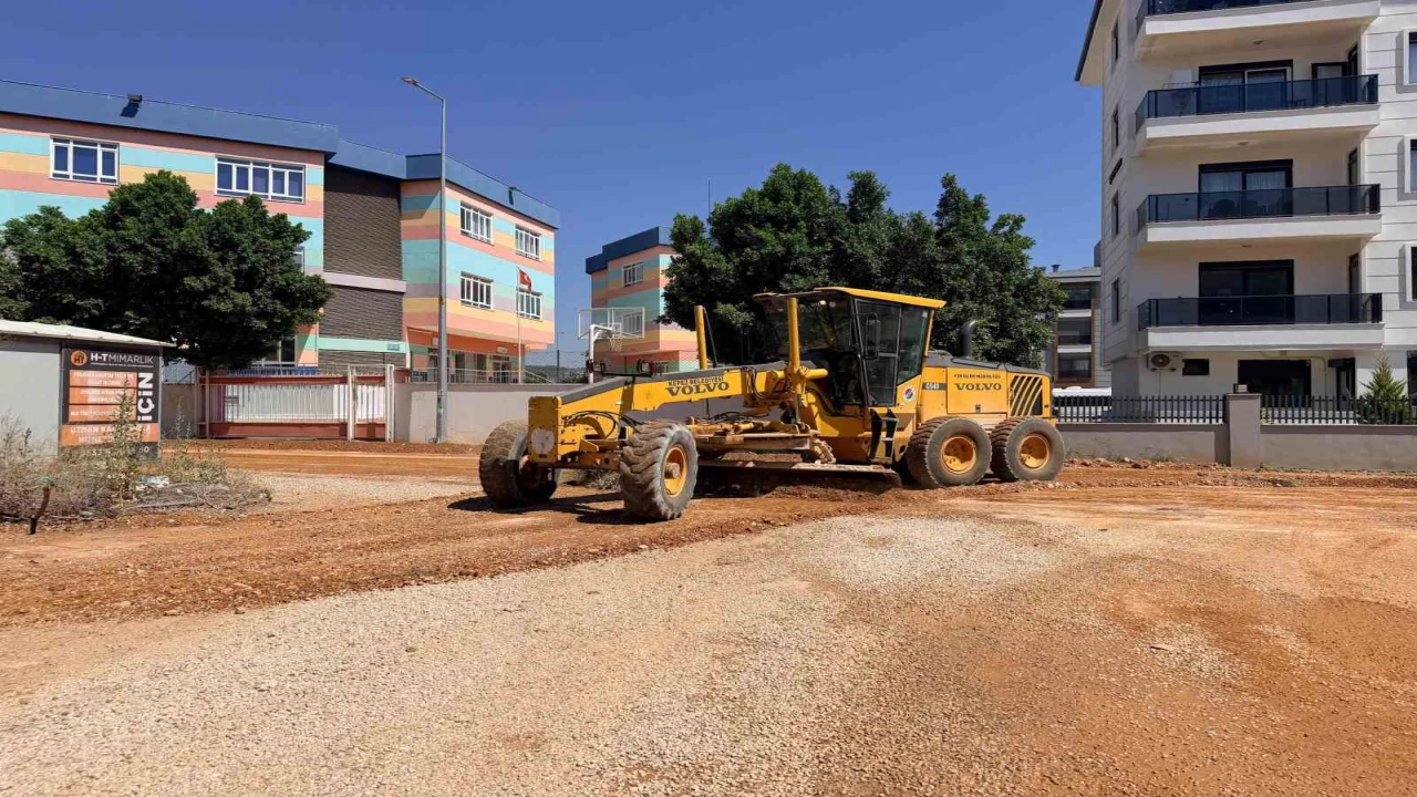 Kepezden Demirel Mahallesinde 5 bin 170 metrelik sathi asfalt çalışması