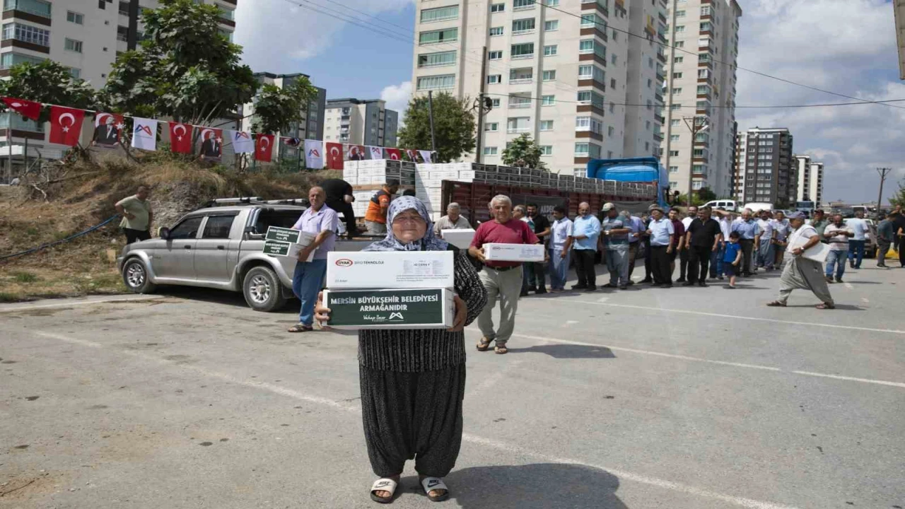 Mersinde üreticiye feromon tuzak ve makine ekipmanı desteği