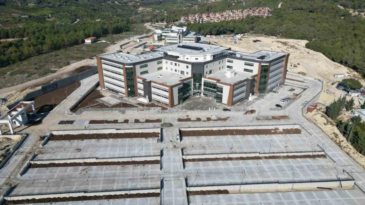 Mezitli Devlet Hastanesi yıl sonundan önce hizmete açılacak