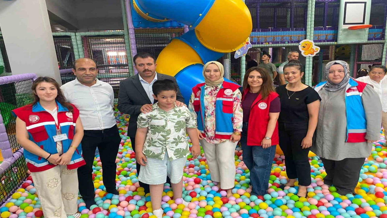 Osmaniyede özel bireyler karne sevincini şenlikle yaşadı