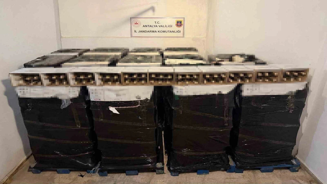 Otele ait depoda 13 bin litre kaçak ve sahte şampanya ele geçirildi