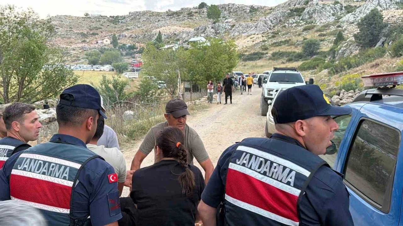Şenlikte düşüp yaralanan kadın için jandarma zamanla yarıştı