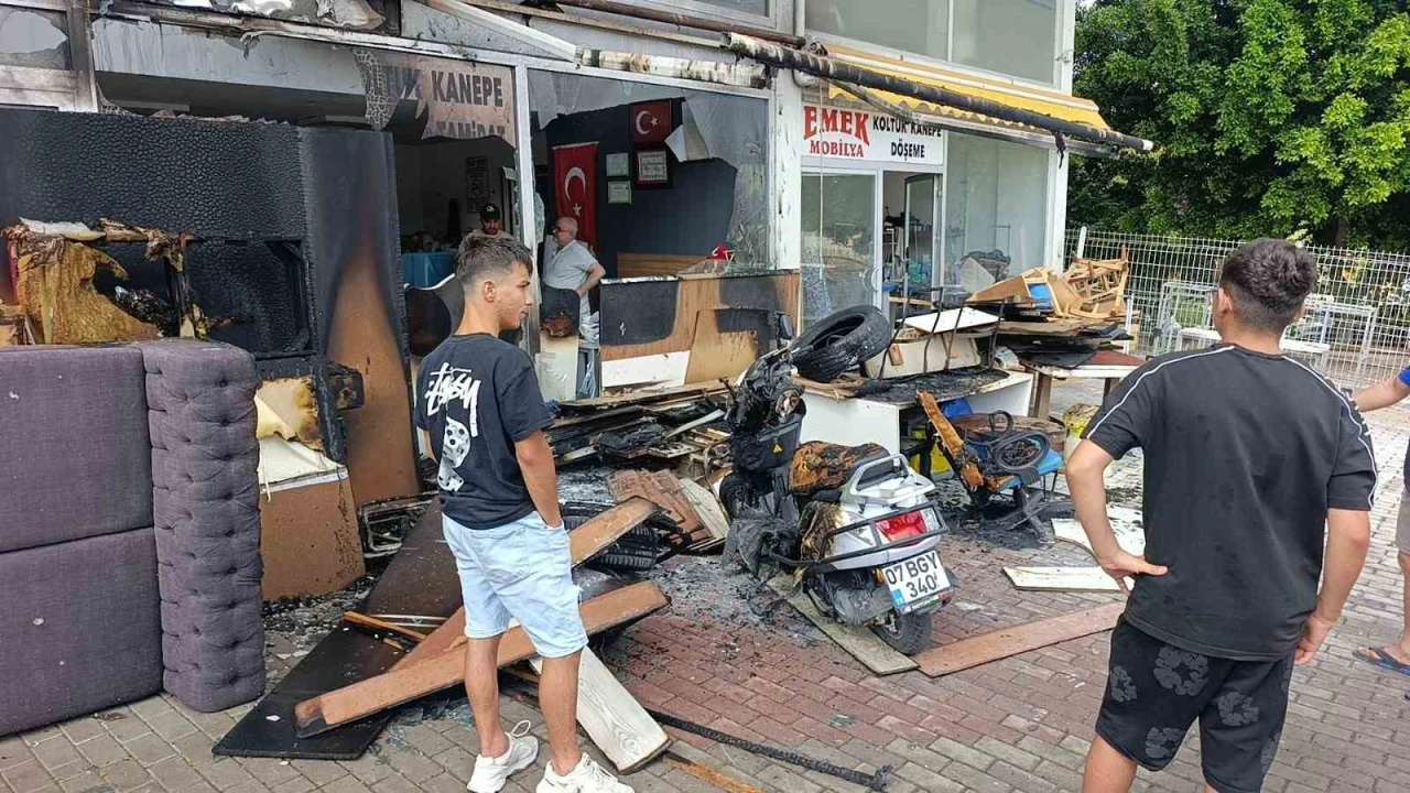 Uyurken camın patlama sesine uyandı, ihbarla iş yerini küle dönmekten kurtardı