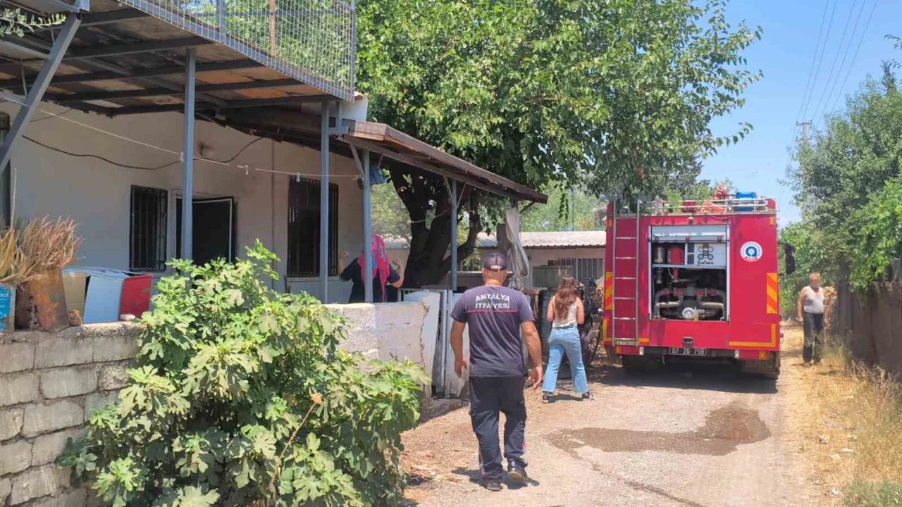 Uzaklaştırma kararı aldıran eşine sinirlenip evi ateşe verdi