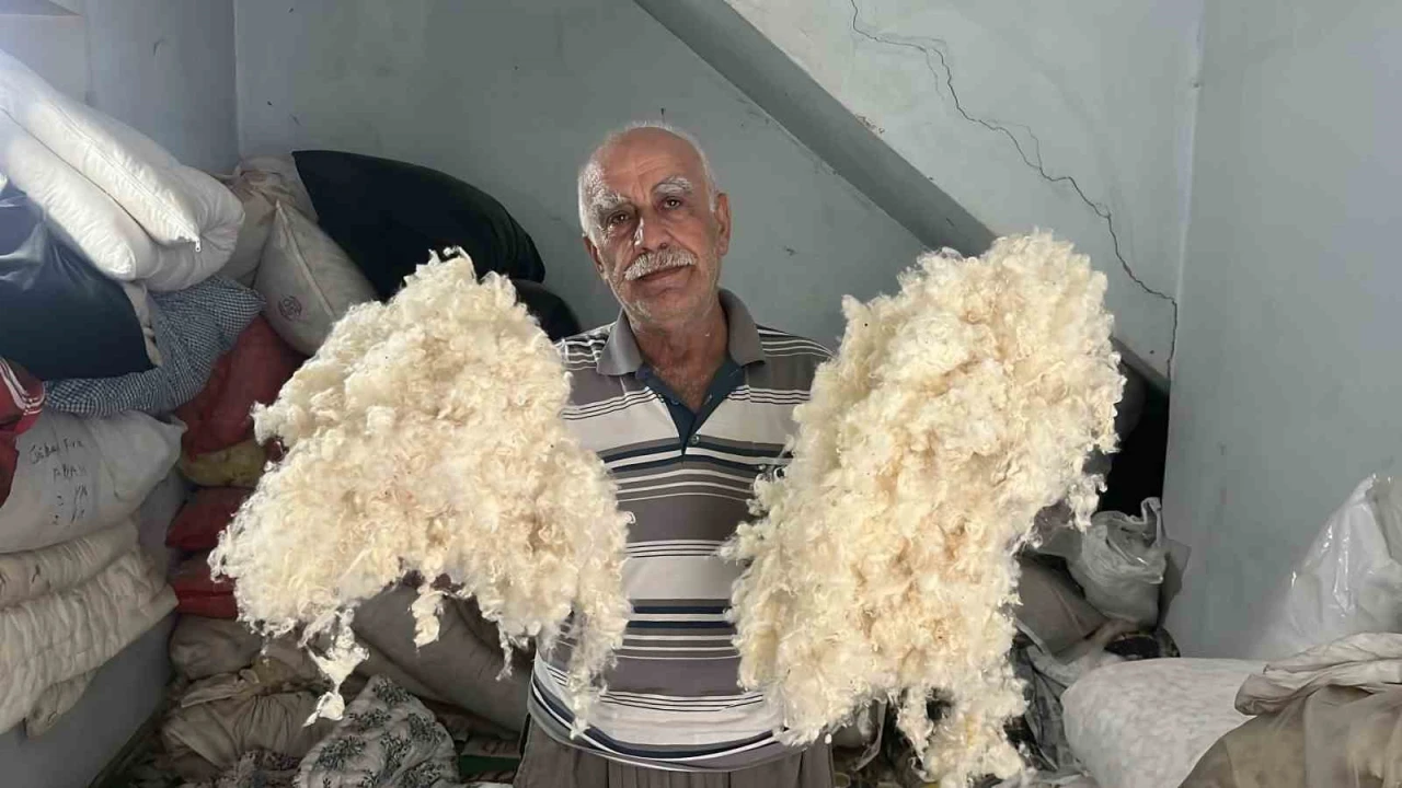 52 yıldır el emeğiyle üretiyor, mesleğin yok olmaasına karşı direniyor