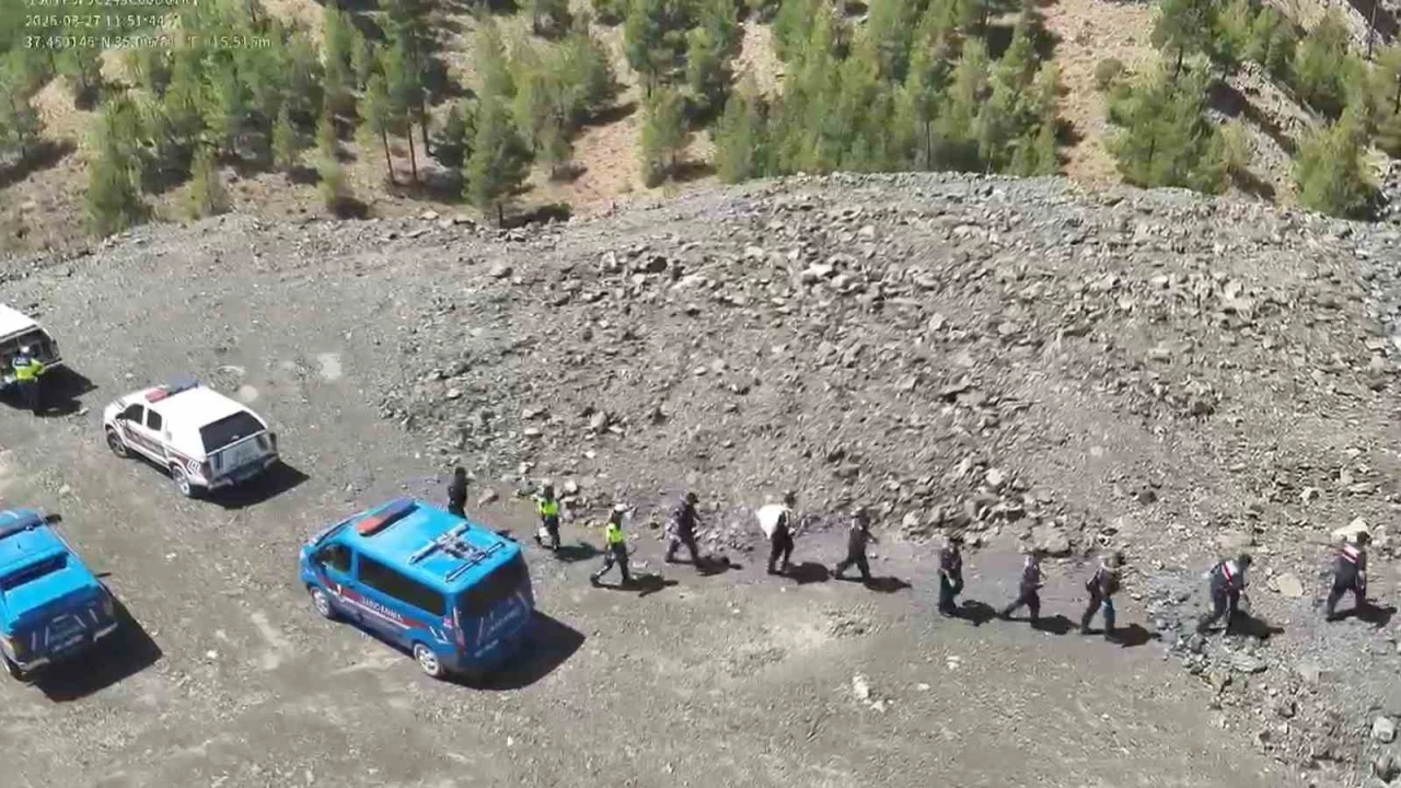Adanada uyuşturucu operasyonu: Esrar ve Hint keneviri ele geçirildi