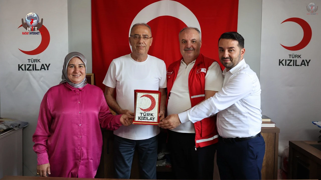 AK PARTİLİLERDEN KIZILAY ANTAKYA’YA ZİYARET