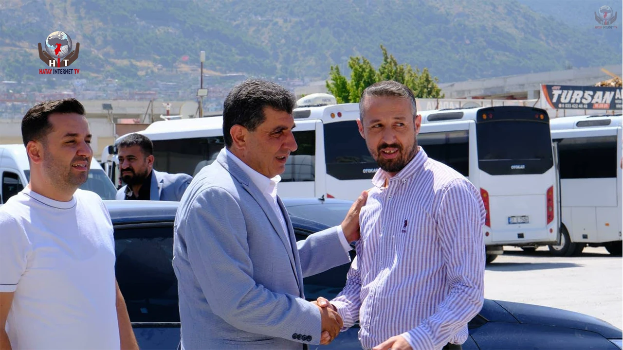 AK PARTİLİLERDEN OTOBÜSÇÜ ESNAFINA ZİYARET