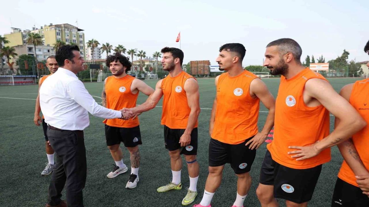 Akdeniz Belediye Spor yeni sezon öncesi moral depoladı