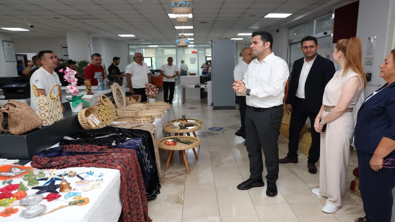Akdenizde Emekten Sahneye yılsonu sergisi