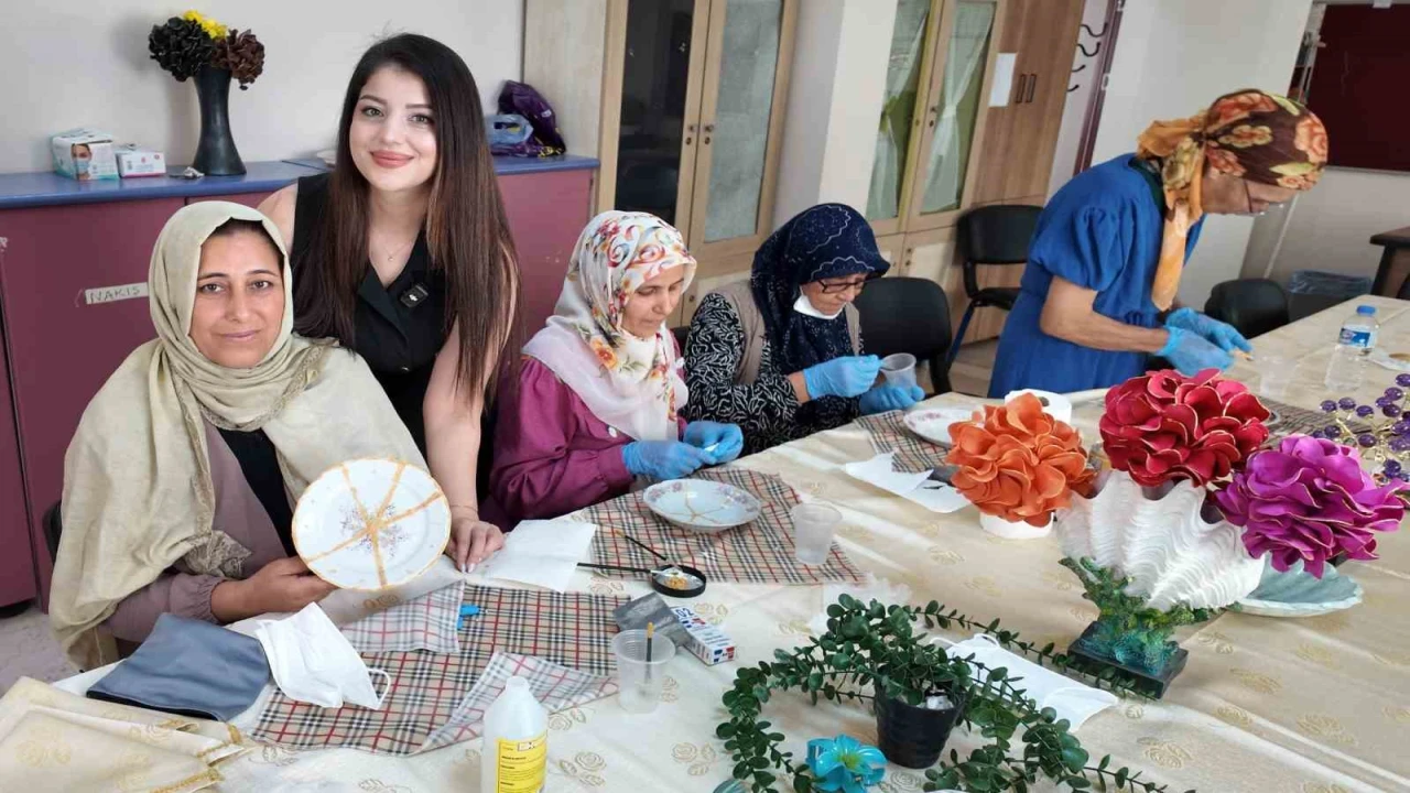 Akdenizde kadınlar Kintsugi sanatıyla kırılan parçaları yeniden birleştirdi