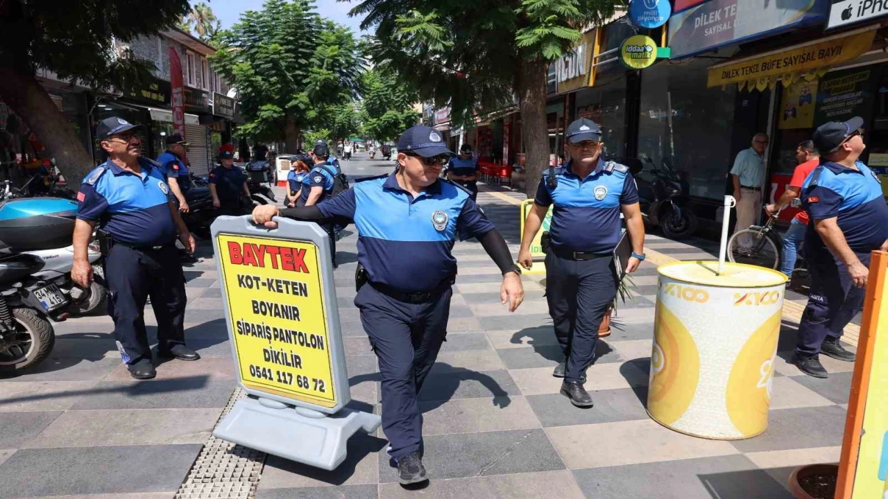 Akdenizde kaldırım işgallerine zabıta denetimi