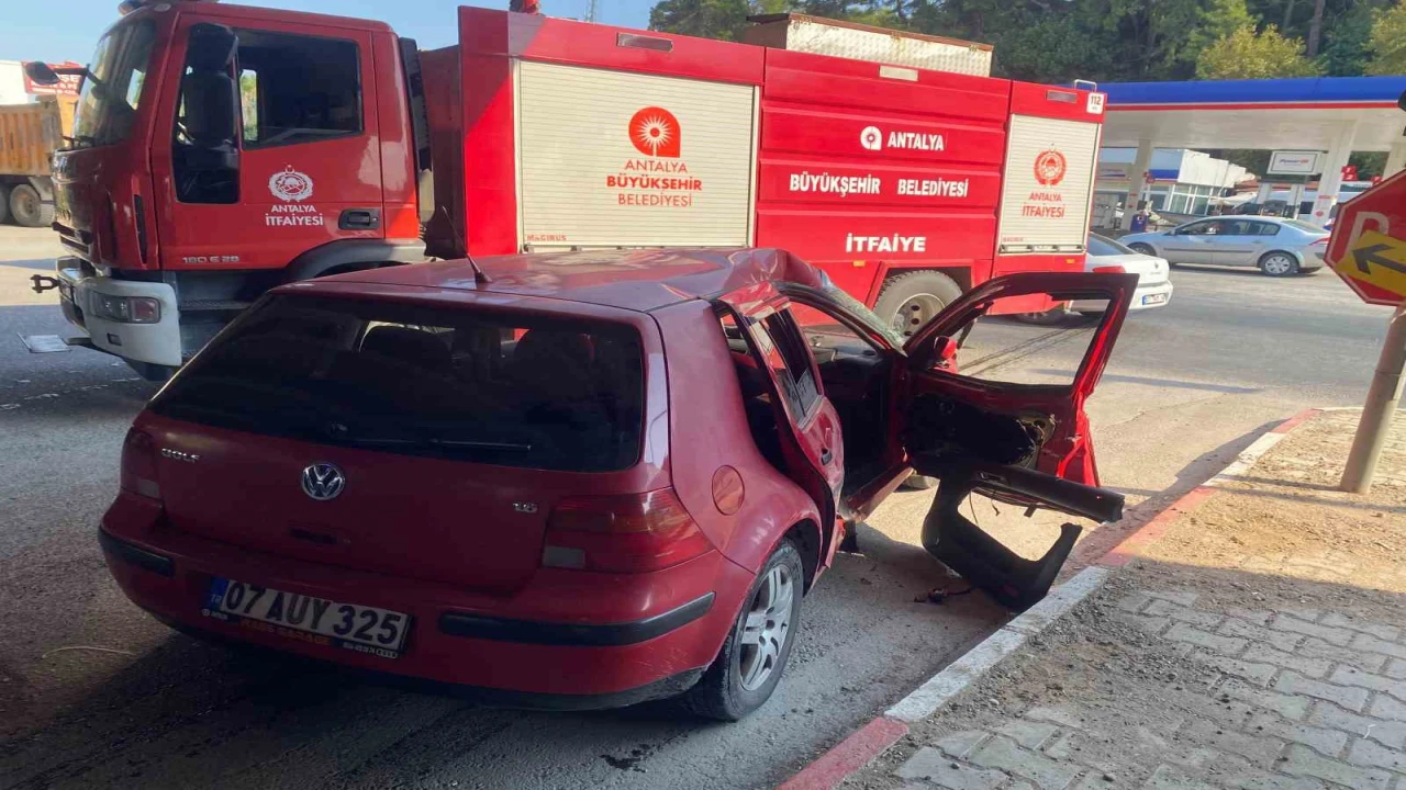 Aksuda otomobil ile tır çarpıştı
