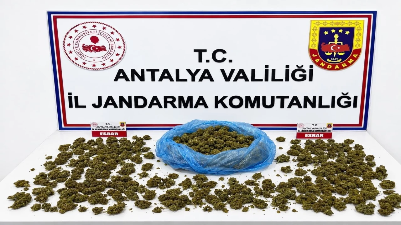 Alanyada uyuşturucu operasyonunda 745 gram esrar ele geçirildi