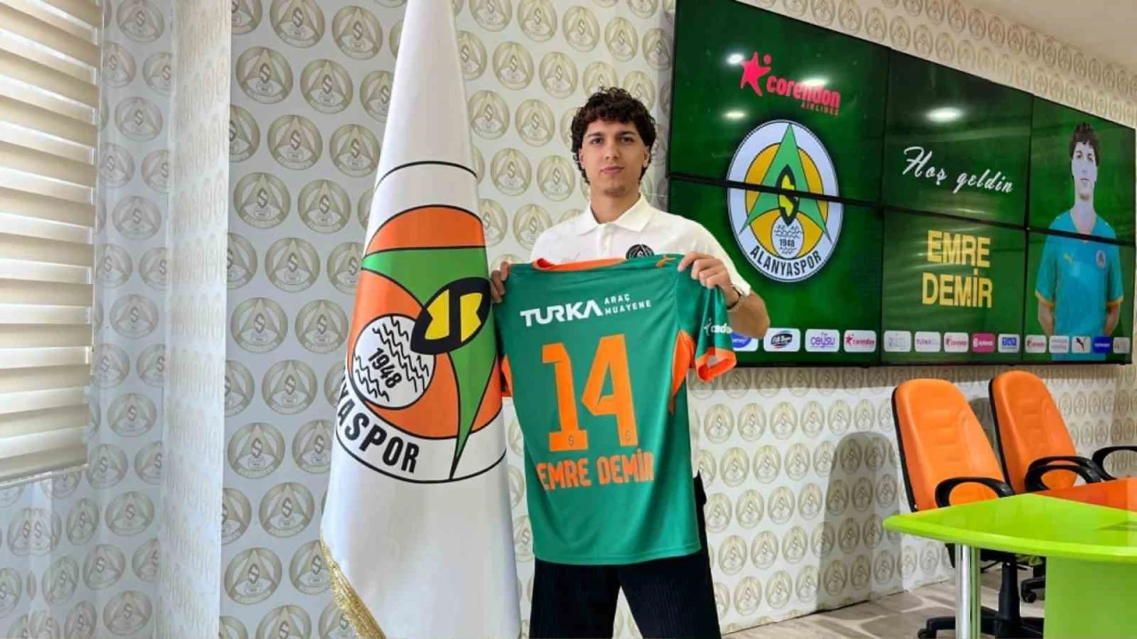 Alanyaspor, Emre Demir ile 3 yıllık sözleşme imzaladı