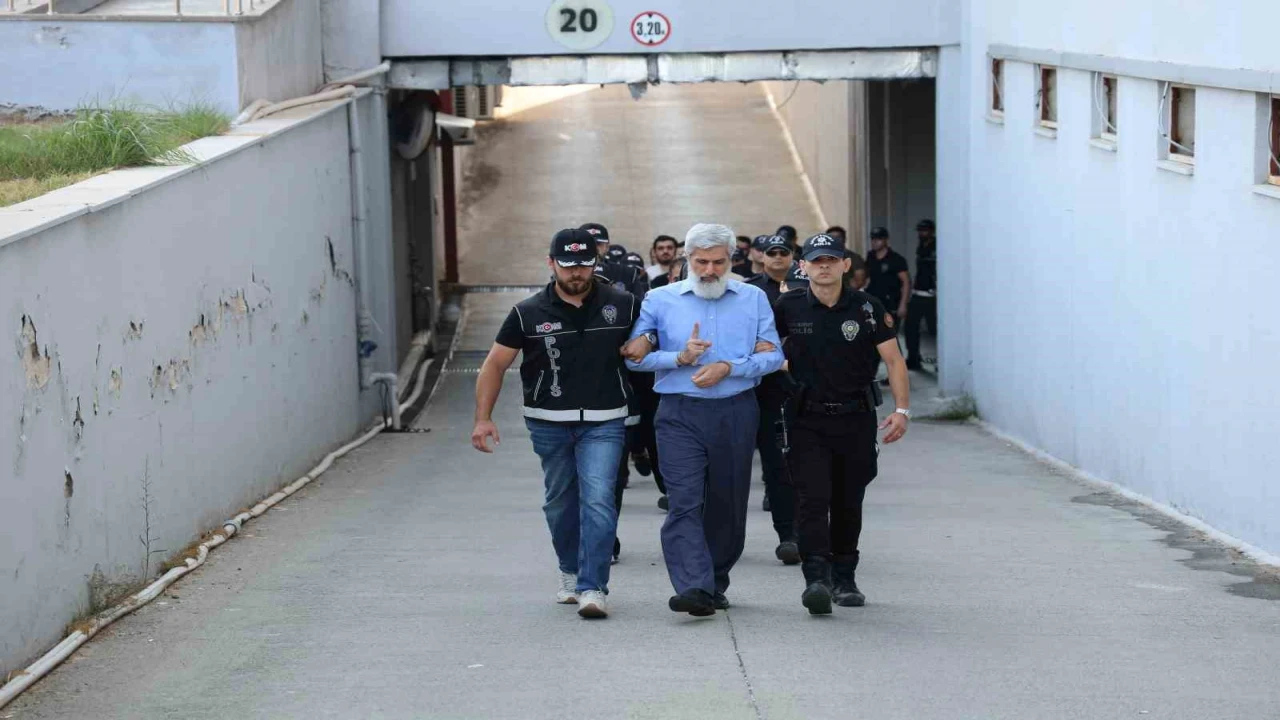 Alparslan Kuytul Suç Örgütü soruşturmasında Alparslan Kuytul ve eşi tutuklandı
