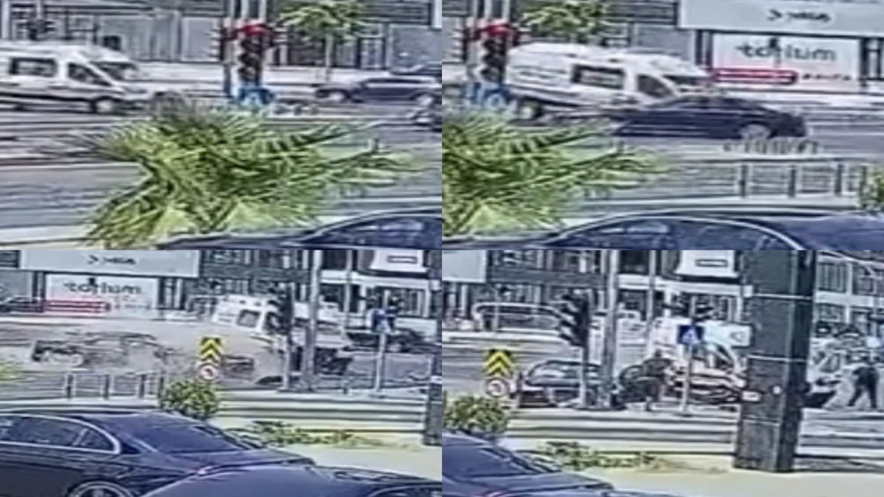 Ambulans ile otomobil çarpıştı: 3ü sağlık çalışanı 5 yaralı