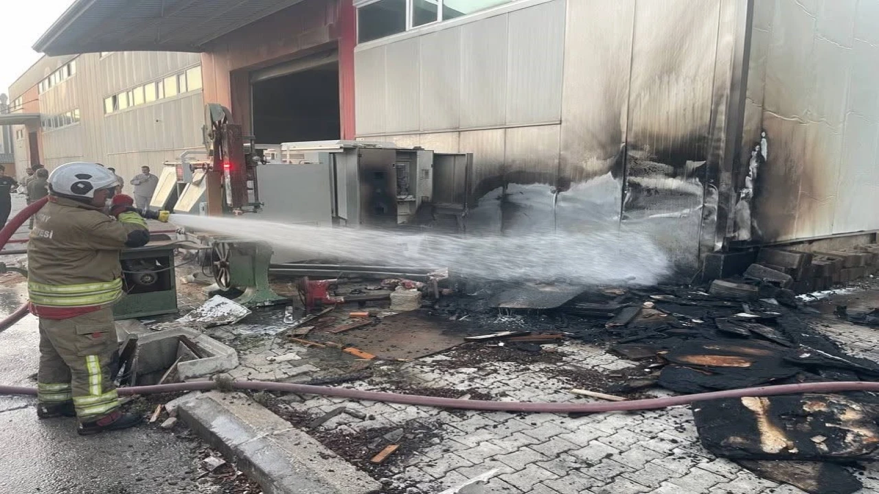 Antakyada mobilya atölyesinde yangın paniği