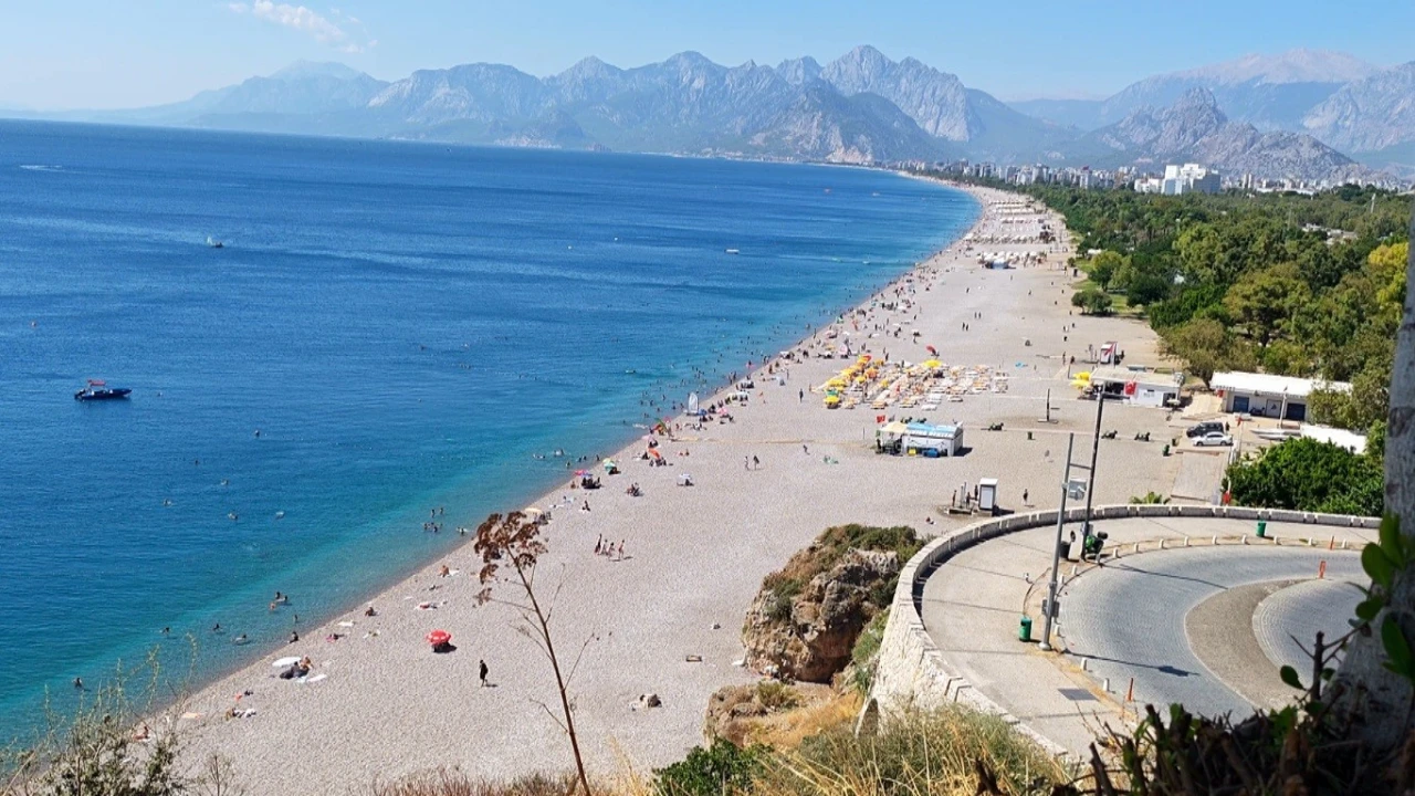Antalya Körfezinde mikroplastik temizliğine poyraz dopingi