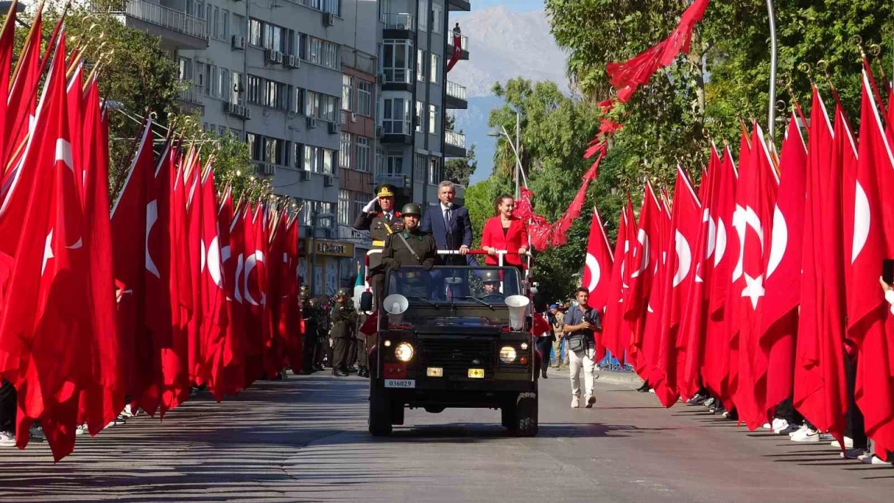 Antalyada 30 Ağustos coşkusu yaşandı