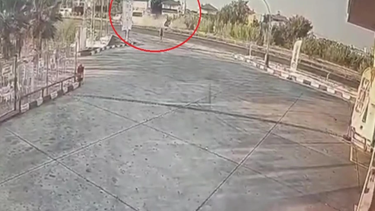Antalyada çarpışan araçlar yayalara çarptı: 6 yaralı