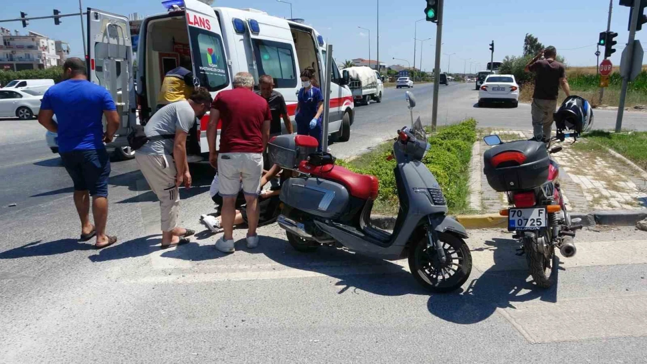 Antalyada devrilen motosikletli yaralandı