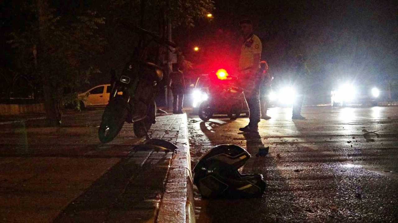 Antalyada feci kaza: Yayaya çarpan motosikletli hayatını kaybetti