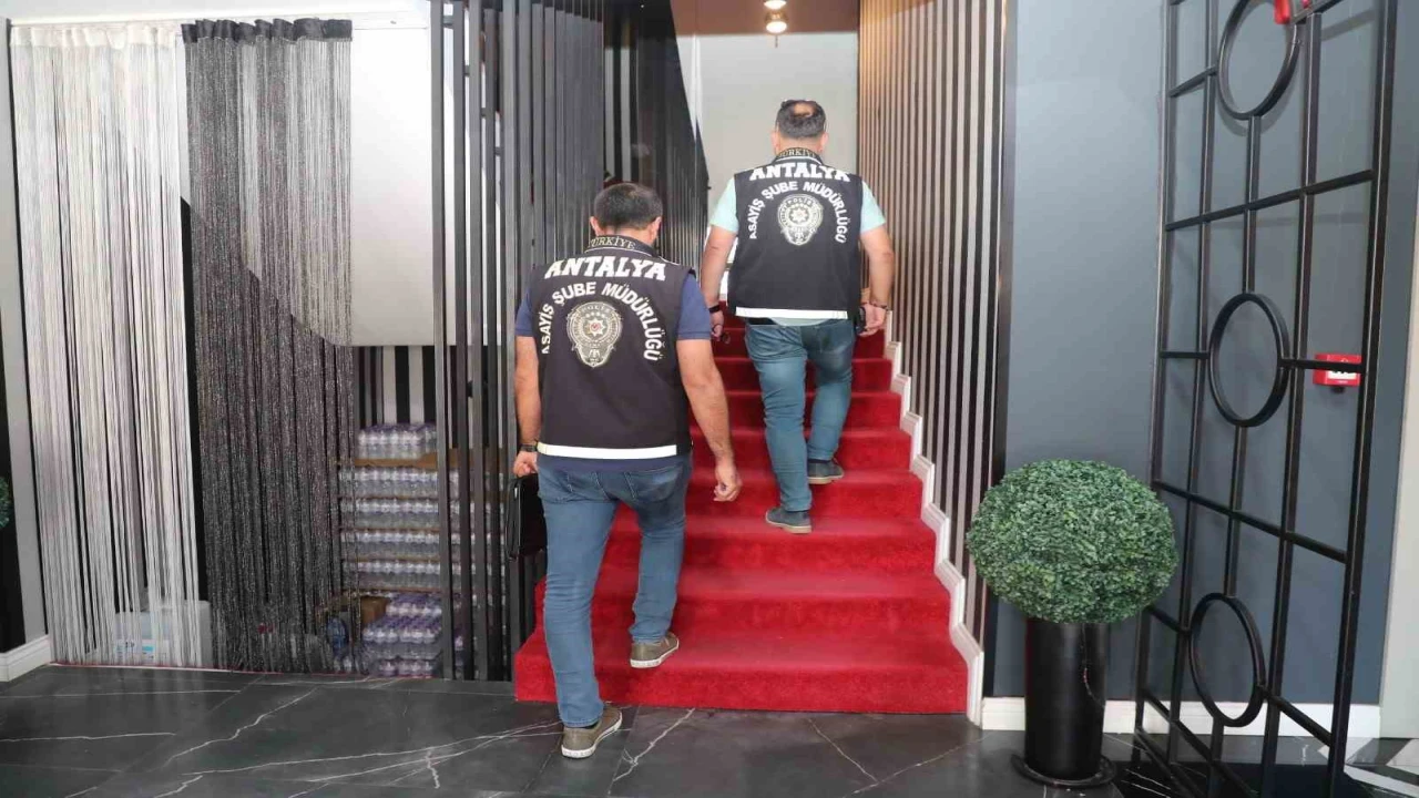 Antalyada günübirlik konaklama ve araç kiralama firmaları denetlendi