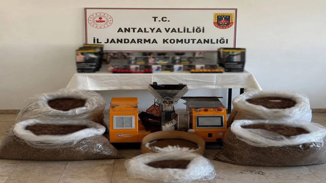 Antalyada kaçak tütün operasyonunda 280 kilo kıyılmış tütün ele geçirildi