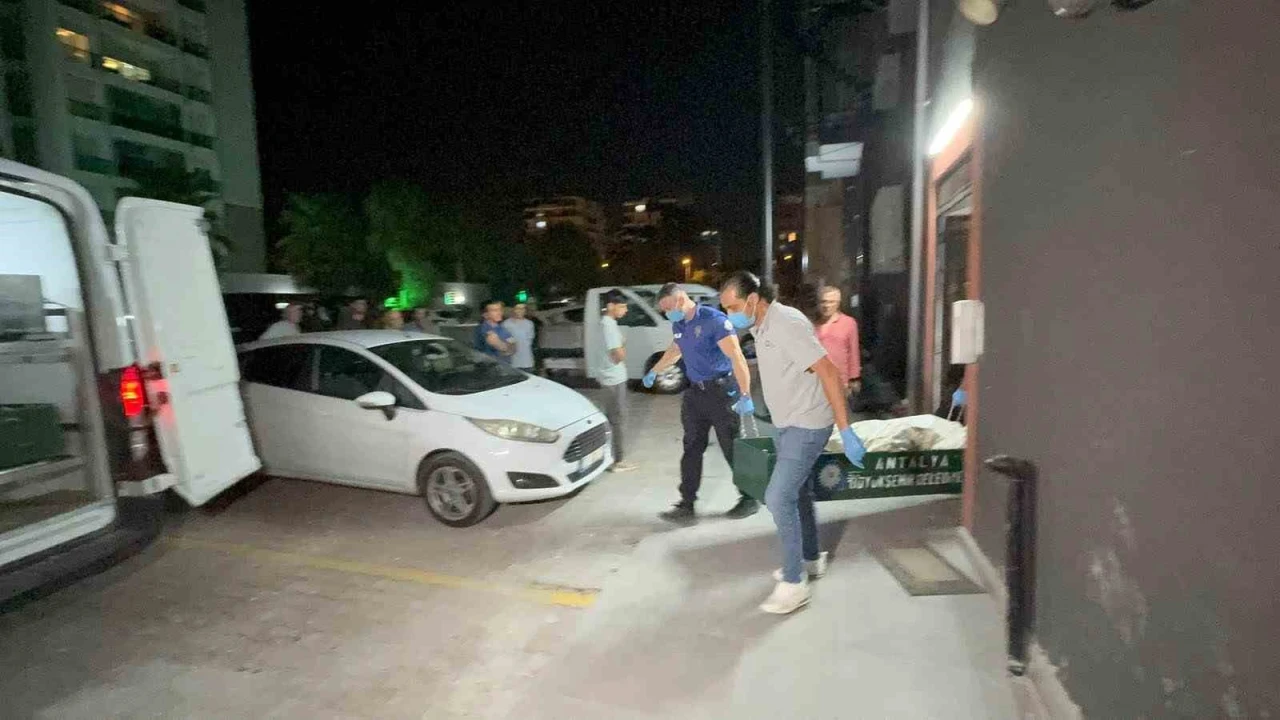 Antalyada Norveç asıllı yaşlı adam evinde ölü bulundu