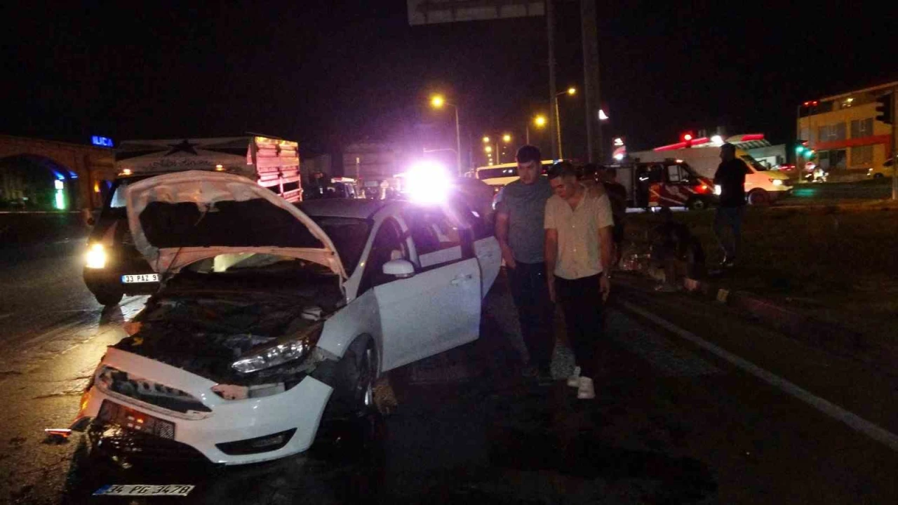 Antalyada otomobiller çarpıştı: 2 yaralı