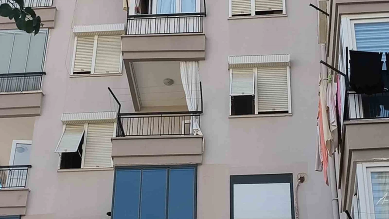 Antalyada yaşlı anne ve kızı aynı evde ölü bulundu