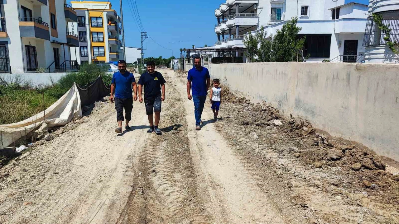 ASKİ yapmayınca, vatandaşlar kanalizasyon hattını kendi imkanlarıyla döşedi