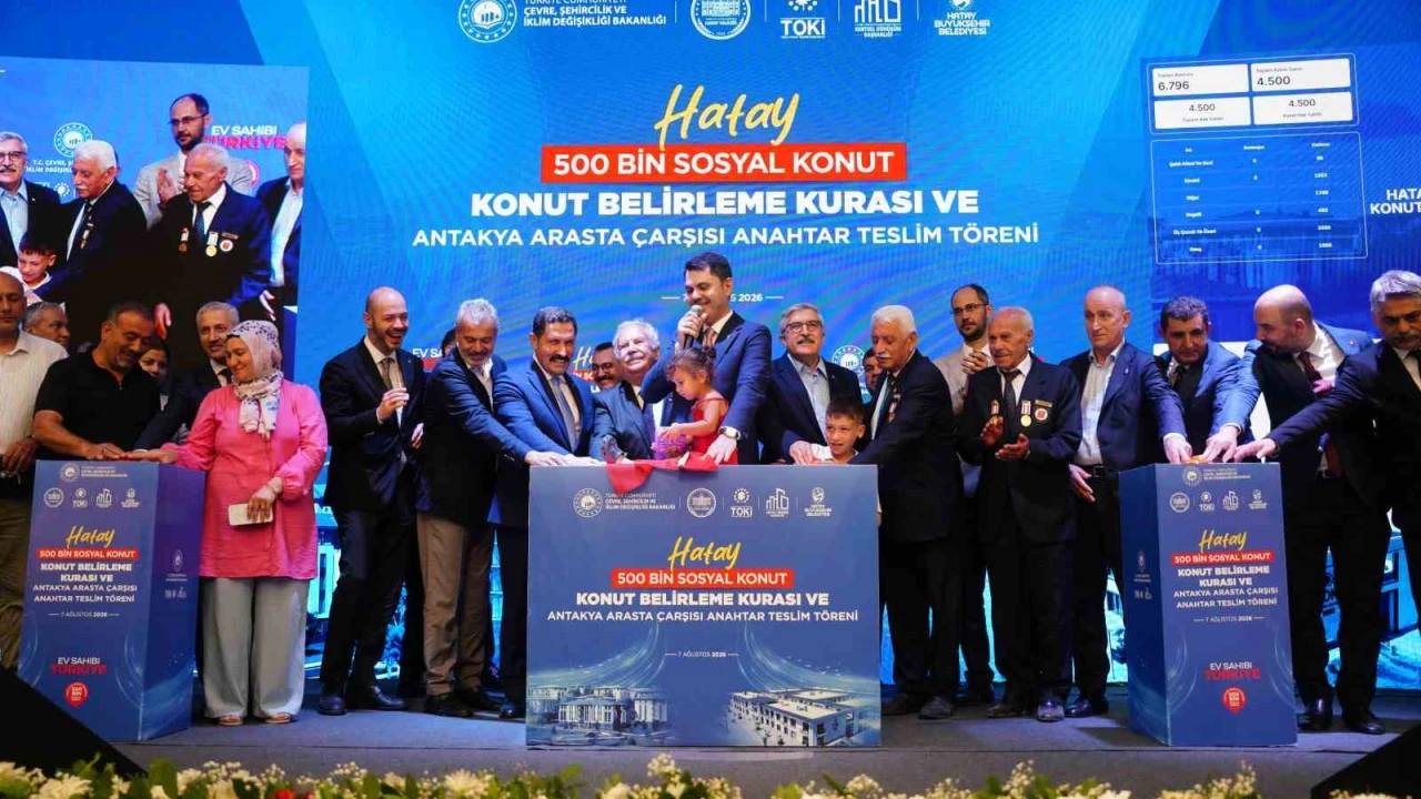 Bakan Kurumun katılımıyla Hatayda 8 bin 500 hak sahibinin konutu belirlendi