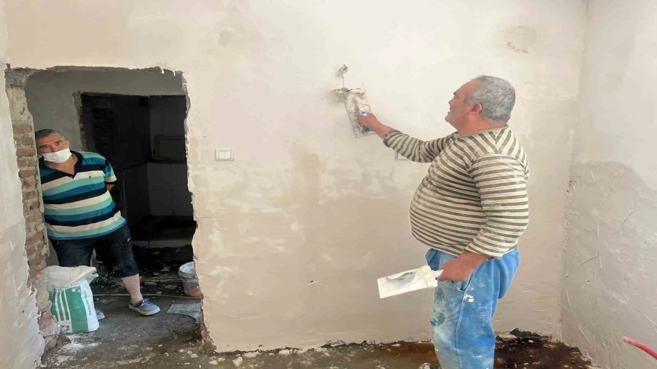 Başkan Başdeğirmenden, talepte bulunan aileye sıva ve beton desteği